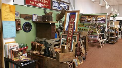Cobb antique mall - New Arrivals! With over 46,000 square feet, what treasures will you find? #cobbantiquemall #santashopshere #giftcards